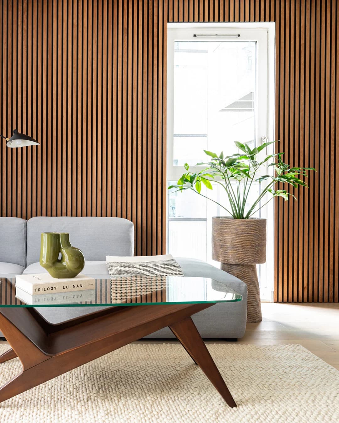Mid-Century Modern US Flat